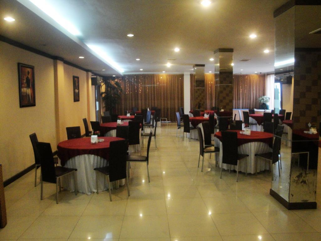 Imperial Hotel Kendari Exterior photo