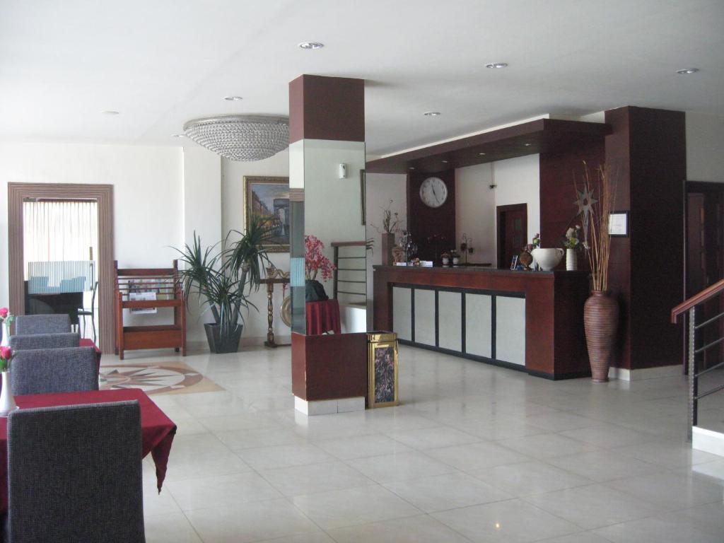 Imperial Hotel Kendari Exterior photo