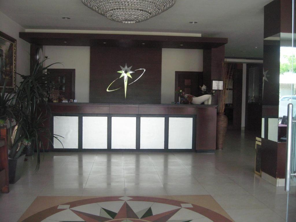 Imperial Hotel Kendari Exterior photo