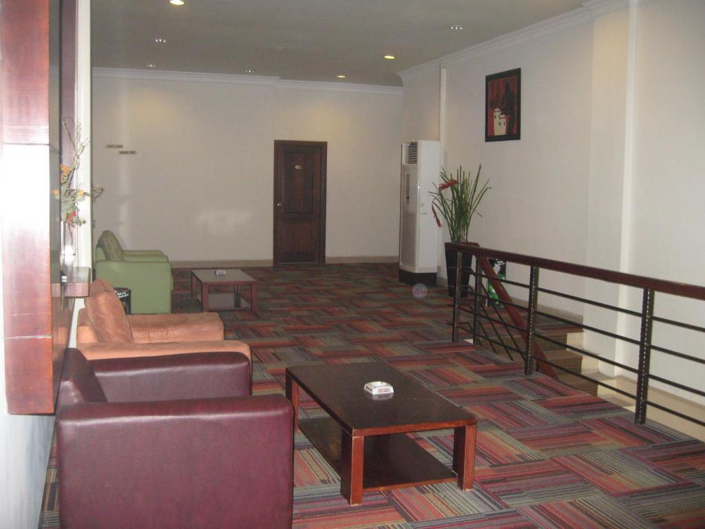 Imperial Hotel Kendari Exterior photo