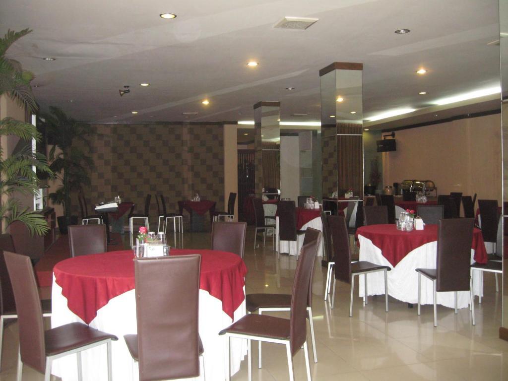 Imperial Hotel Kendari Exterior photo