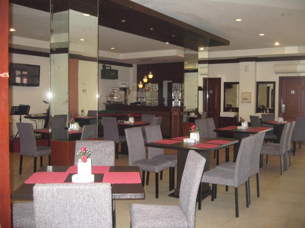 Imperial Hotel Kendari Exterior photo