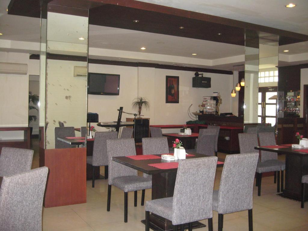 Imperial Hotel Kendari Exterior photo