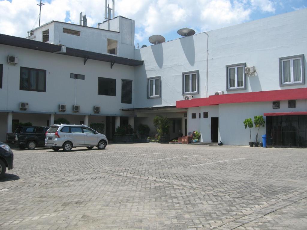 Imperial Hotel Kendari Exterior photo