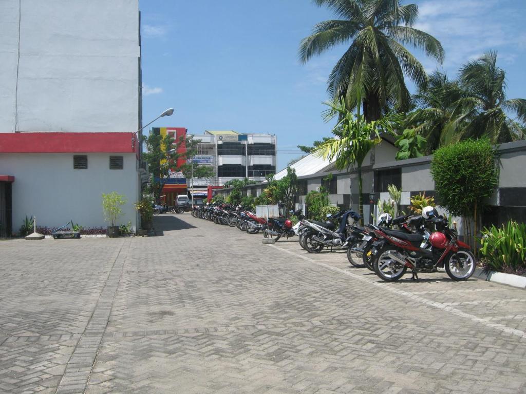 Imperial Hotel Kendari Exterior photo
